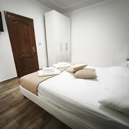 לינה וארוחת בוקר Ampelea